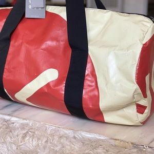The Sustainable Duffle Bag- made entirely from recycled materials - OUTERKNOWN